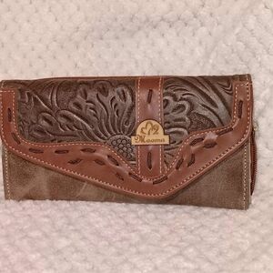 Mamoa Leather Women's Clutch